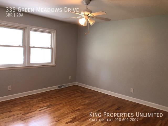 Foto del edificio - 335 Green Meadows Dr