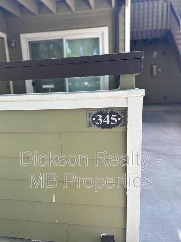 Foto del edificio - 7680 Bluestone Dr