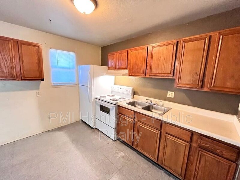 813 E Huntsville Ave Unit Apt 105, Springdale, AR 72764 Condo for
