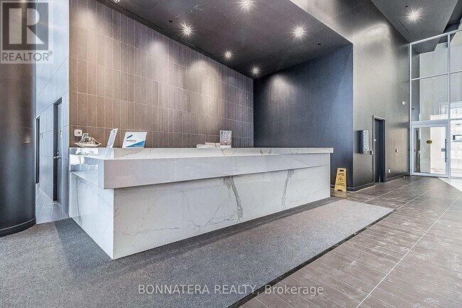 Photo du bâtiment - 3900 Confederation Pkwy