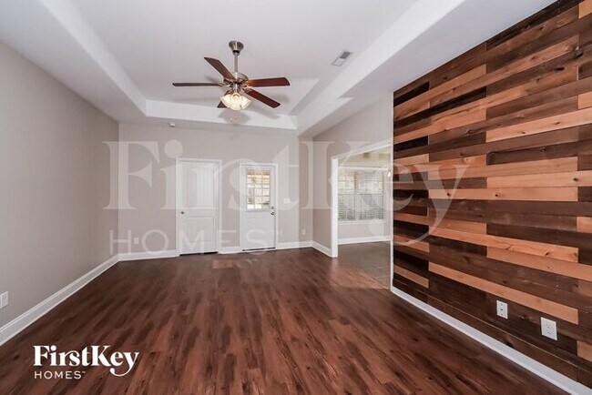 Foto del edificio - 855 Clover Ave