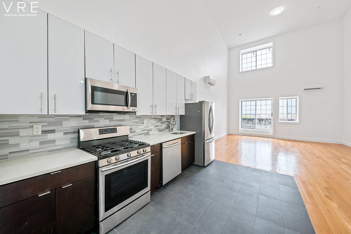 9002 Queens Blvd Unit PH3, Queens, NY 11373 Room for Rent in Queens