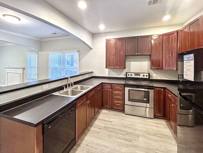 Foto del edificio - 992 Sims Ave NW