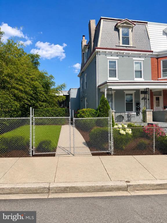 Building Photo - 229 N 65th St