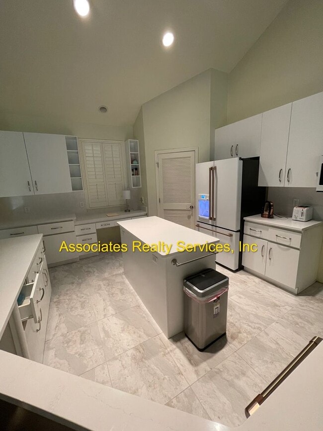 Foto del edificio - Just Listed!   Fabulous home in Southgate!