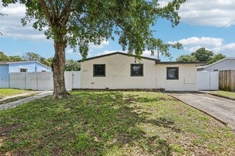 Building Photo - 1421 N 68th Ave
