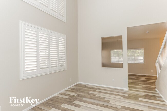 Building Photo - 812 New Season Ct