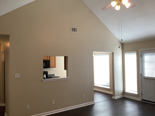 Foto del edificio - 249 Longleaf Cir