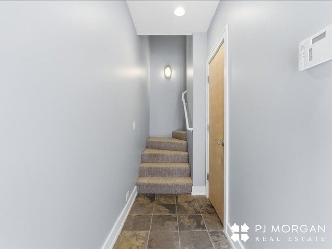 Foto del edificio - 2 Bedroom, 2 Bathroom Townhouse - Available Immediately