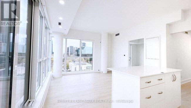 Building Photo - 181 Sheppard Ave E