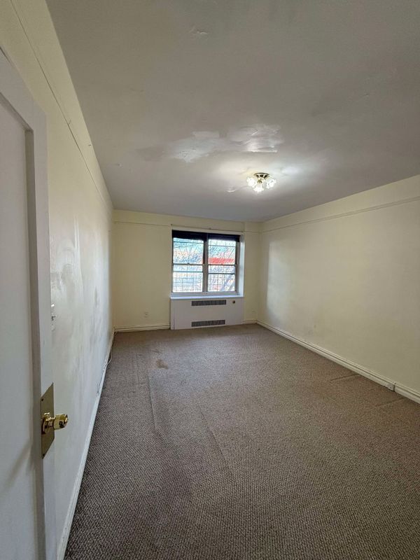 Foto del edificio - 61-41 Saunders St, B49