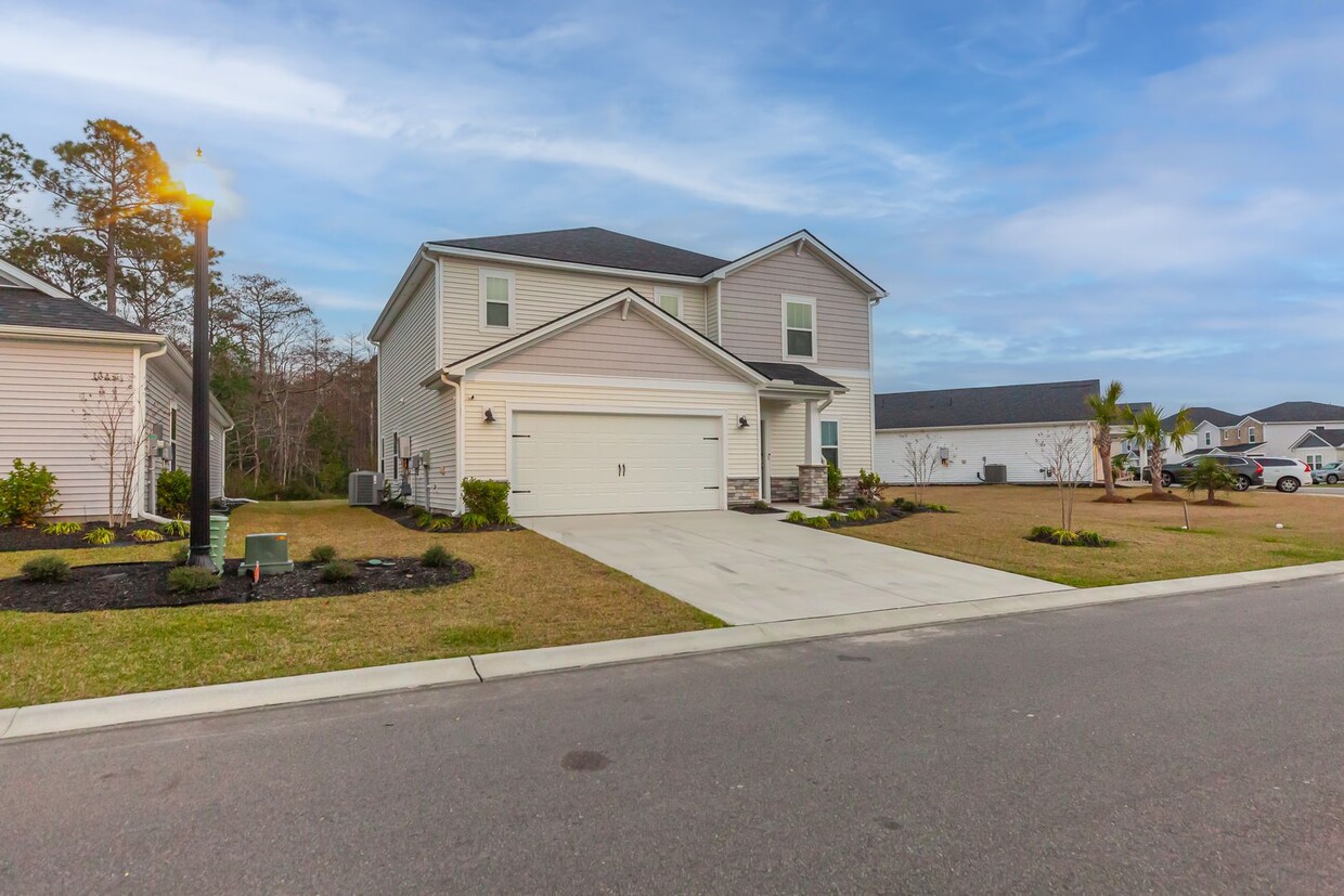Foto principal - Picture-Perfect New Home in Clear Pond
