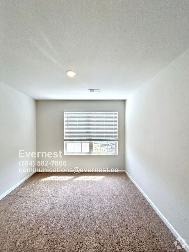 Building Photo - 2108 Willow Gln Dr