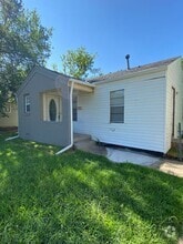 Building Photo - 128 W Lilac Ln