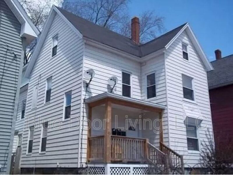 26 Welch Ave Unit 3, Manchester, NH 03103 Condo for Rent in