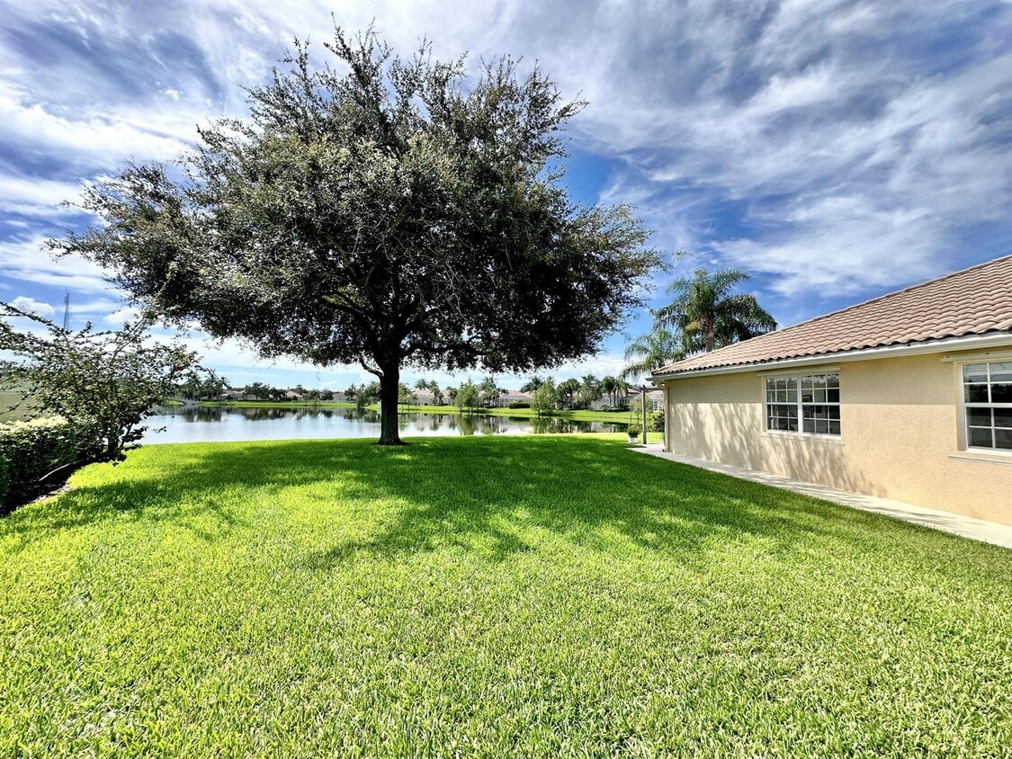 Building Photo - 8270 Eleuthera Ln