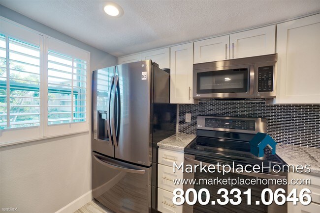 Foto del edificio - 2 br, 2 bath  - 719 Pinellas Bayway S Apt 109
