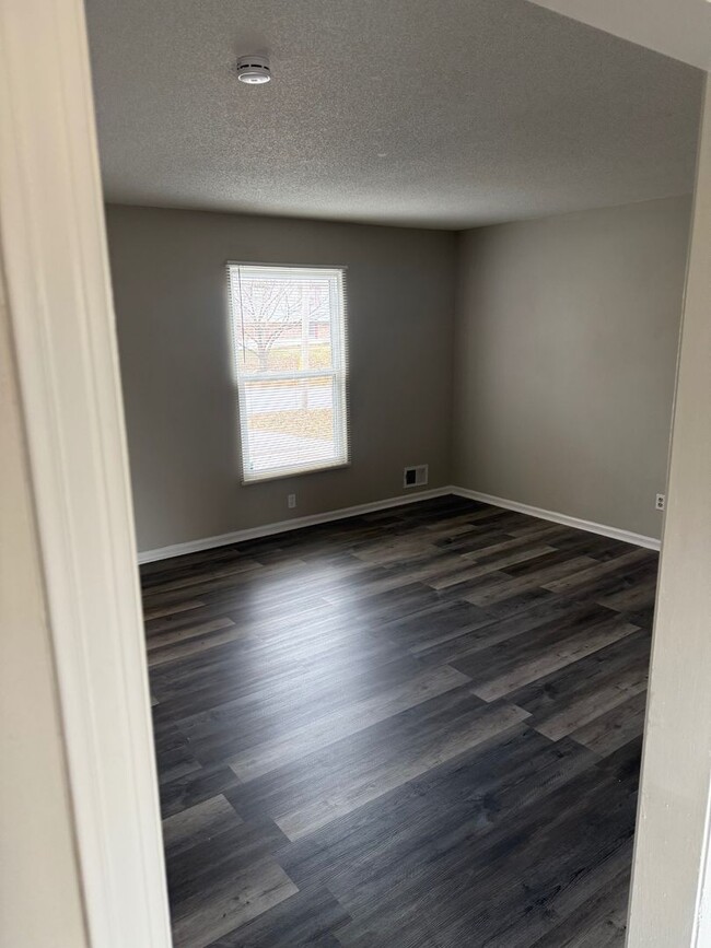 Foto del edificio - 315 Hawthorne Ct