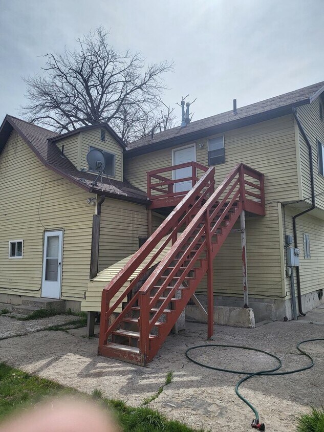Primary Photo - 311 Springville Duplex