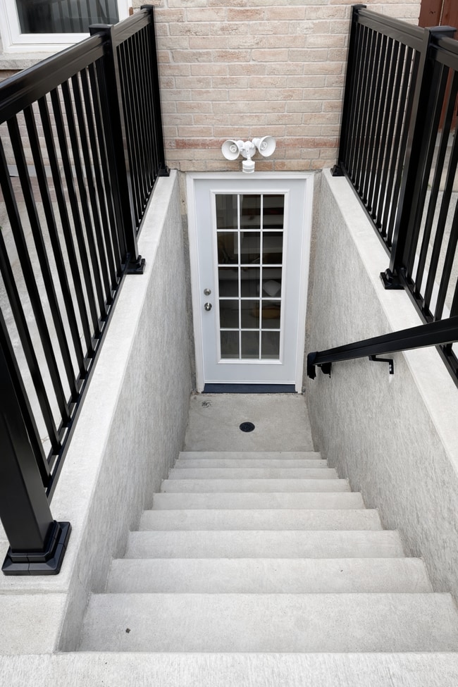 Building Photo - 12 Horsham St