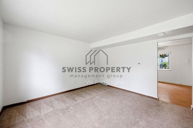 Building Photo - 1577 Briarwood Ave