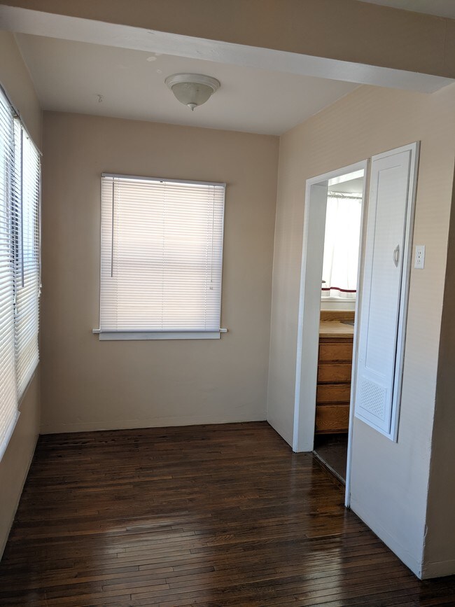 Foto del edificio - 34 Granada Ave