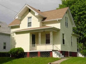 Building Photo - 357 Doric Ave