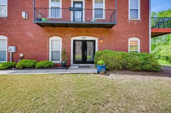 Foto del edificio - 6001 Brookside Oak Cir