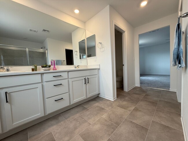 Building Photo - Brand new Southwest 3 bedrooms 2.5 bathrooms