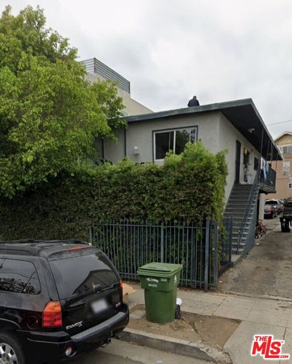 Building Photo - 3857 Mont Clair St