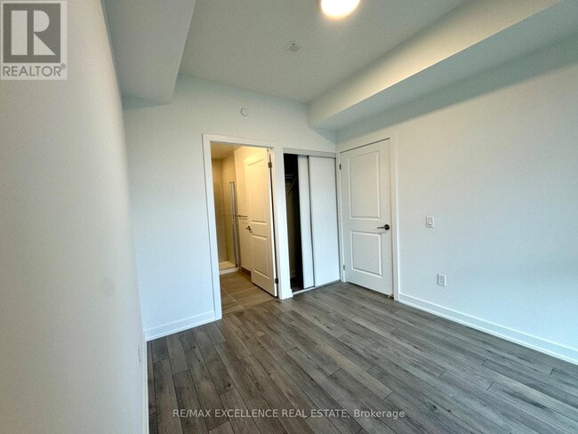 Building Photo - 15 Skyridge Dr