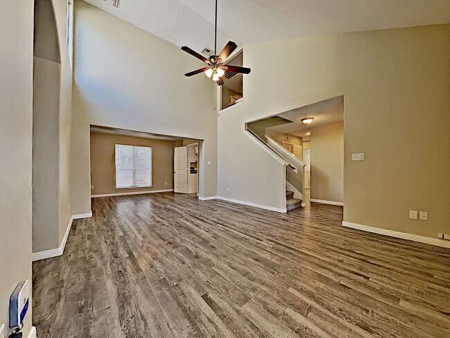 Foto del edificio - 16424 Ryan Guinn Way