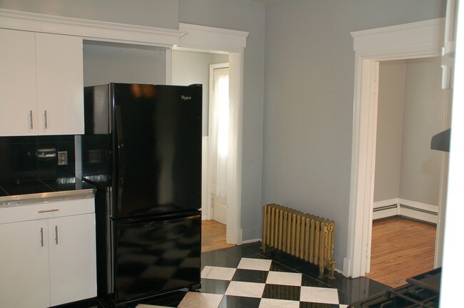 Cocina - 2301 Pierce St NE