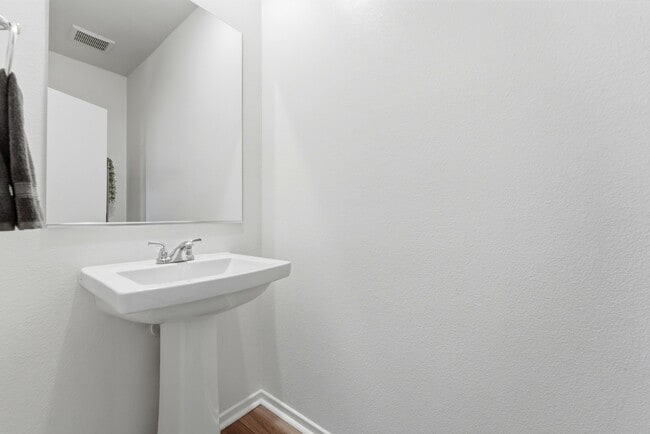 Building Photo - 336 Sweet Pl