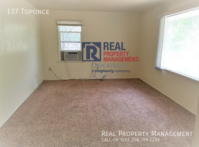 Building Photo - Cozy 3 bed/ 1 bath duplex