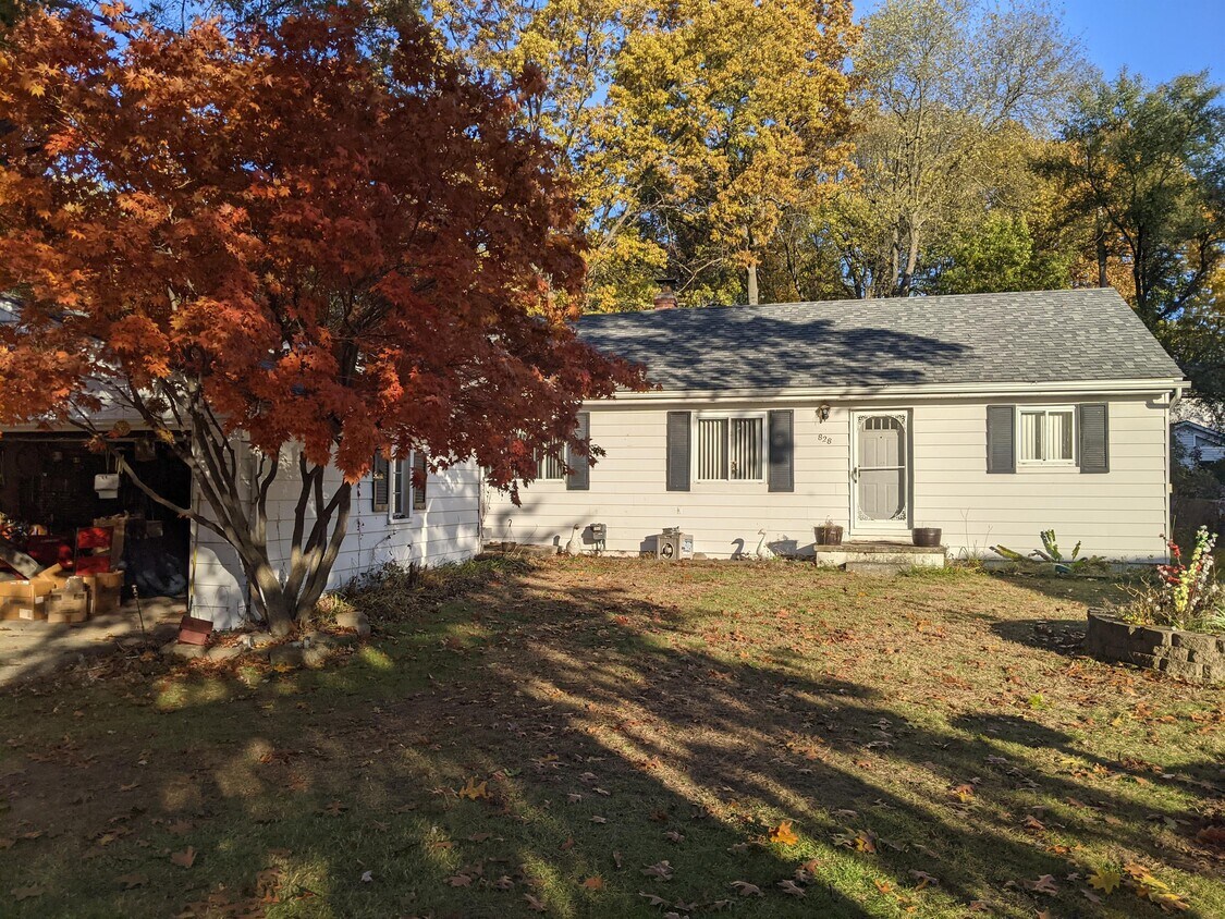 828 Karle St, Westland, MI 48185 House Rental in Westland, MI