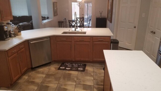 Foto del edificio - 8172 Peacock Ln