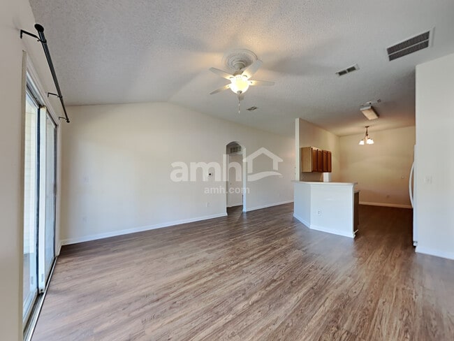 Building Photo - 9311 Thunderbolt Dr