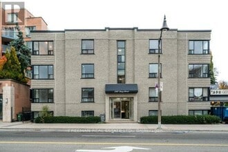 Building Photo - 2707 Yonge St