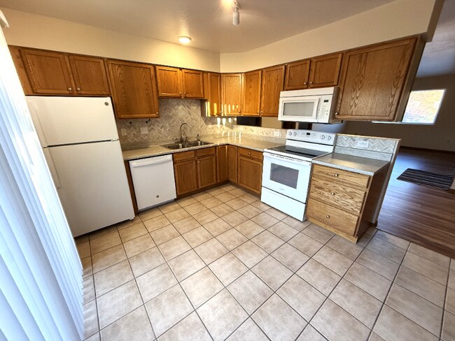 Foto del edificio - 3006 Illinois Ave