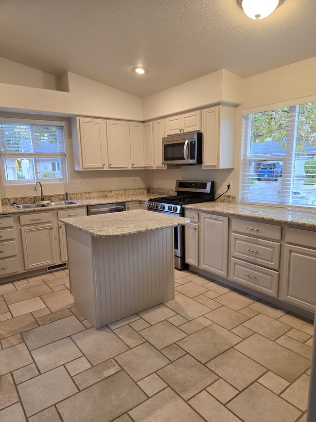 Kitchen 1 - 726 W Tyrolean Ct