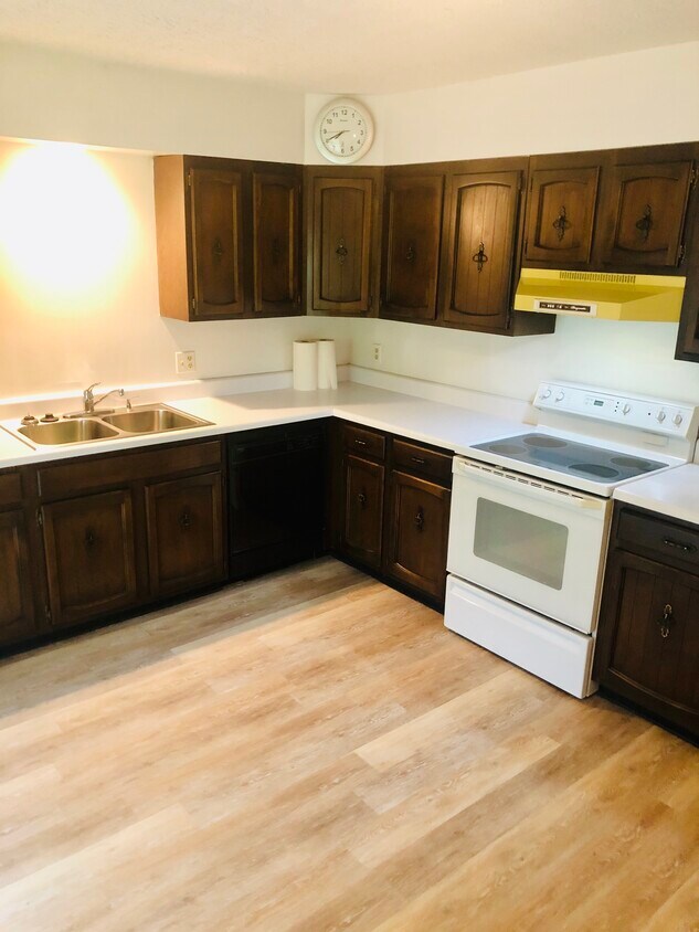 Foto principal - 2911 Interlacken Dr