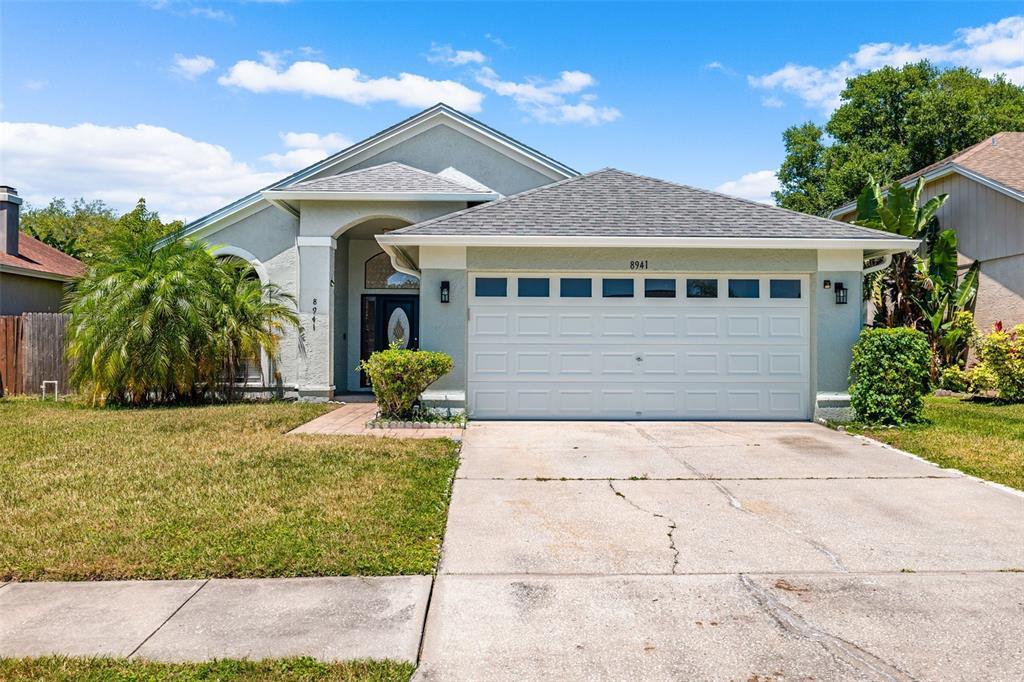 Foto principal - 8941 Eastman Dr