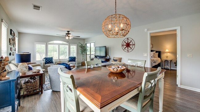 Building Photo - 598 Blue Stem Dr