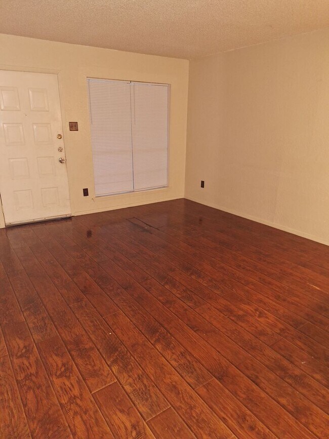 Foto del edificio - 1 bedroom, 1 bath
