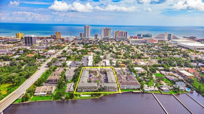 Photo - 2 Bedroom at Acqua Condominium