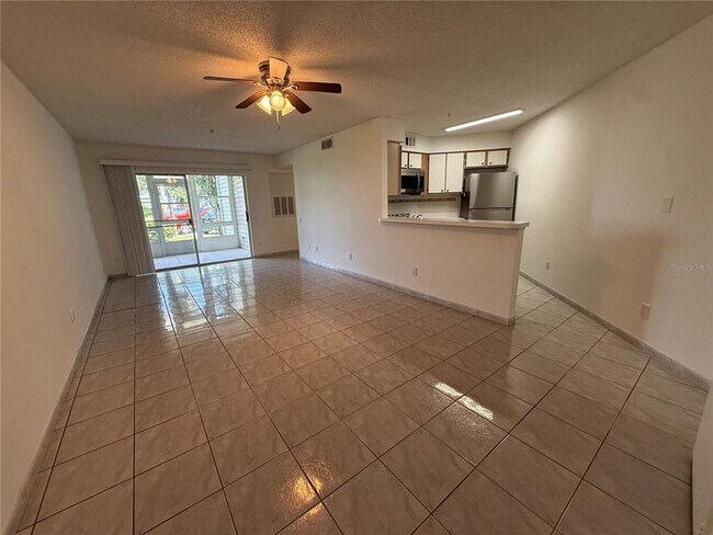 Building Photo - 3900 Southpointe Dr
