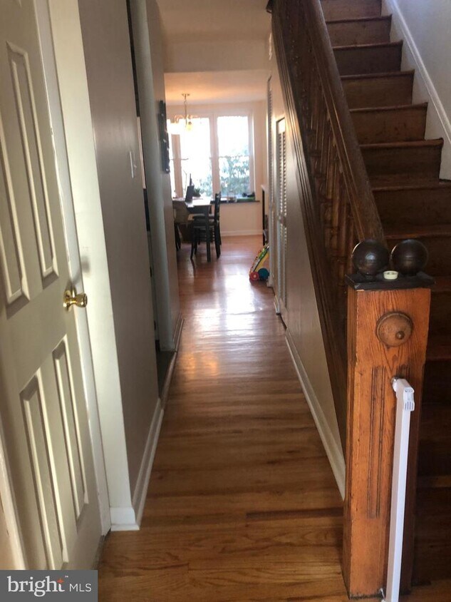 Primary Photo - 2020 Addison St