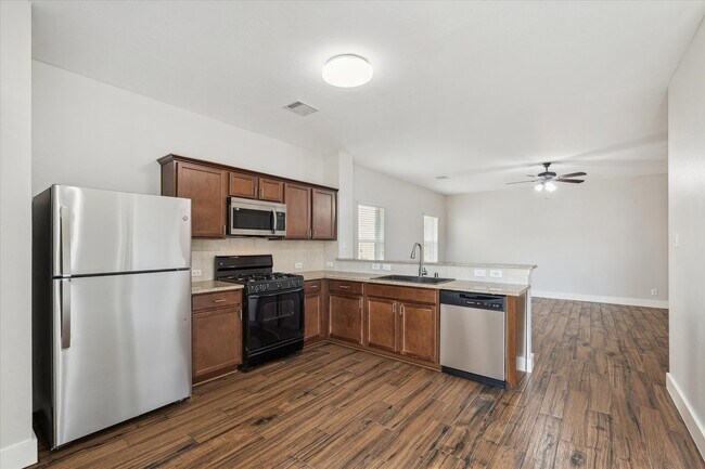 Building Photo - 24527 Sandusky Dr