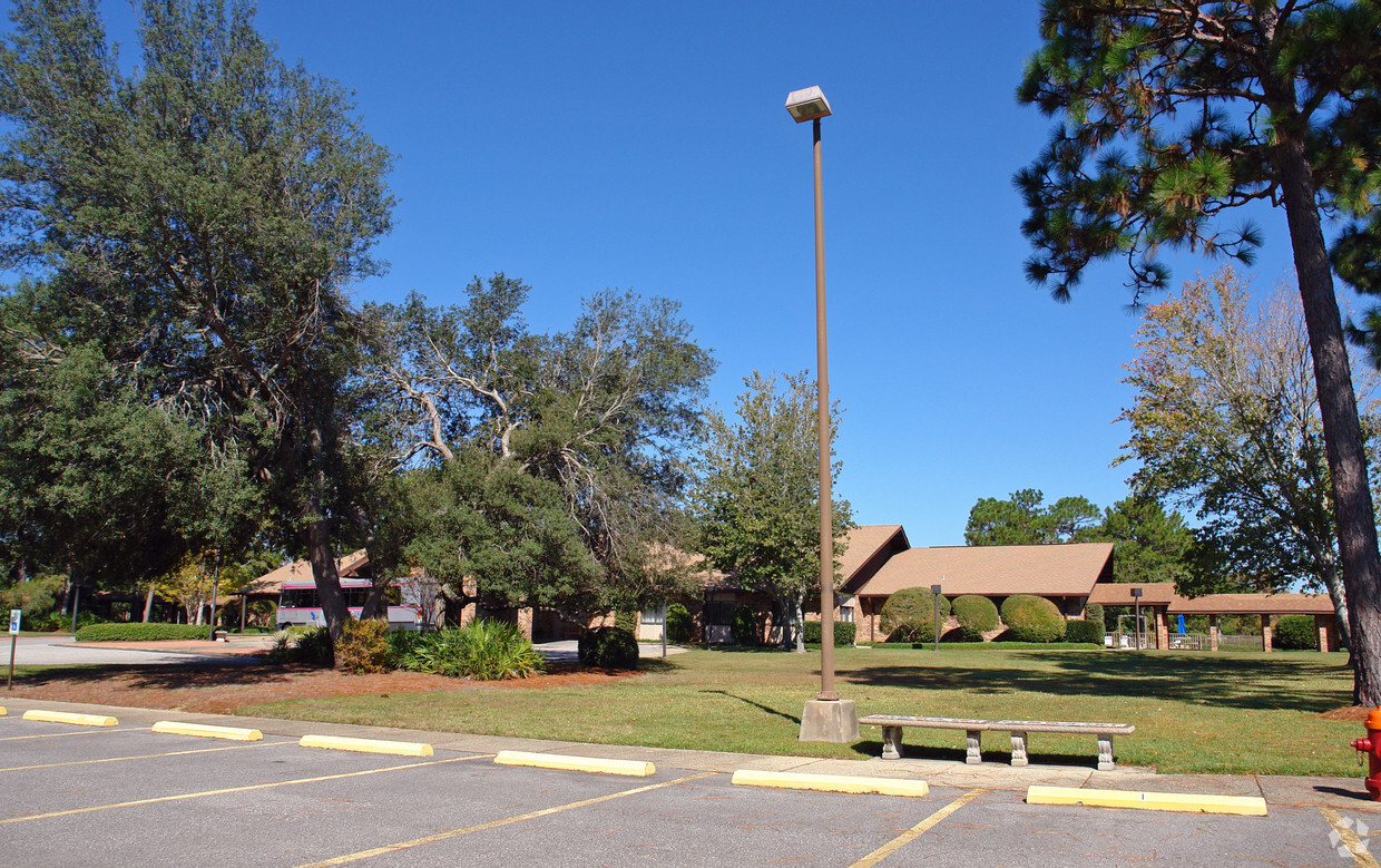 Building Photo - Bob Hope Village